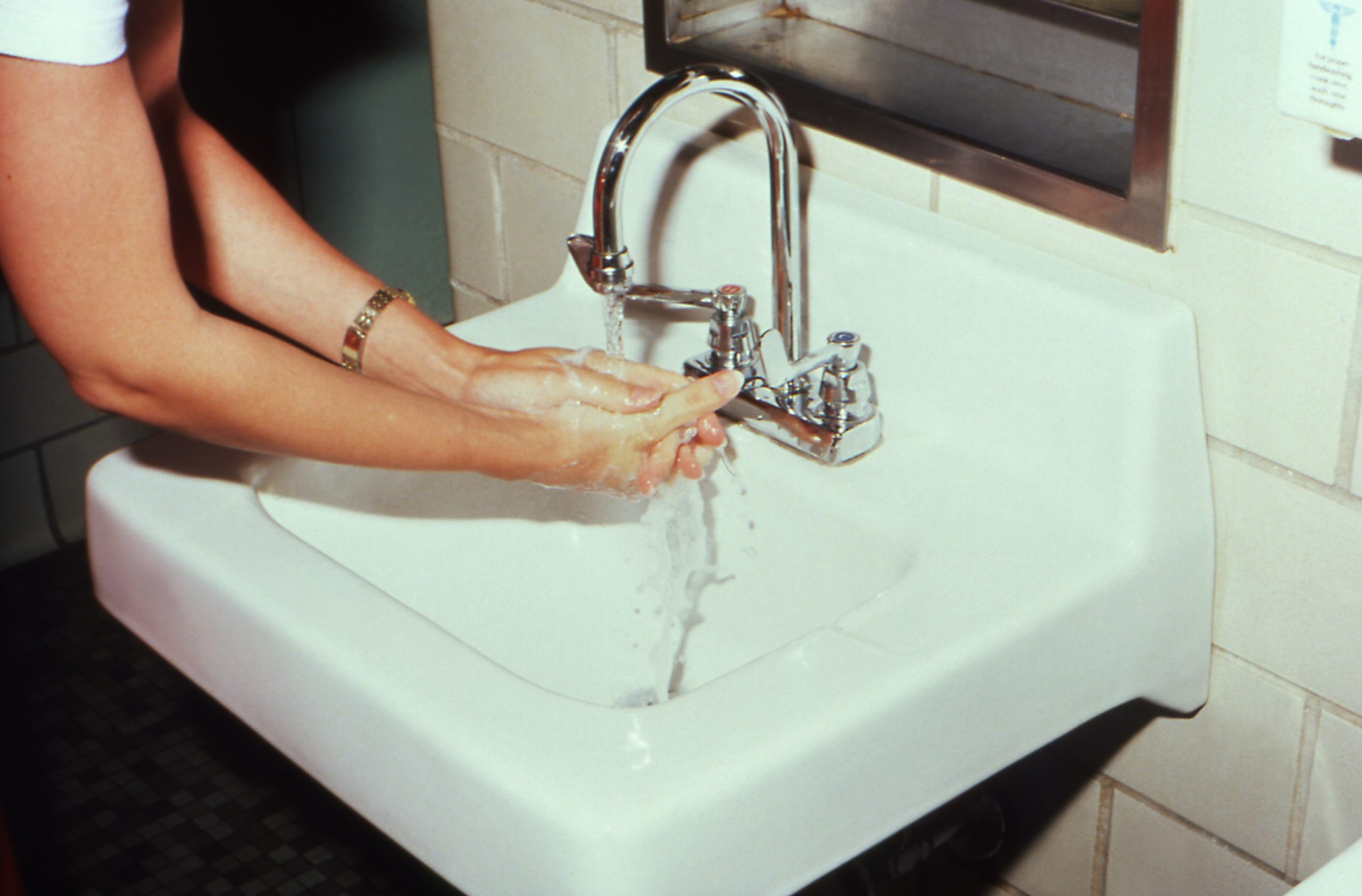 coronavirus-safety-washing-hands