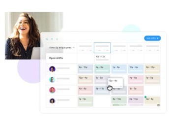 A view of Connecteam’s drag-and-drop calendar system